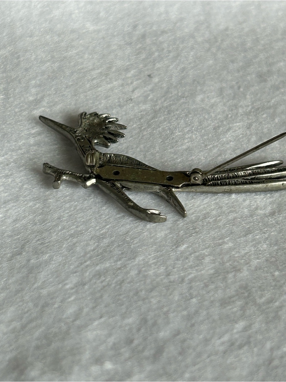 Pewter Roadrunner Brooch with Turquoise Accent - Picture 6 of 7